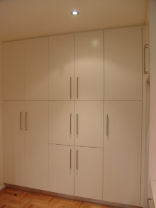 White Kitchen Cabinets-Kitchen Tek                        